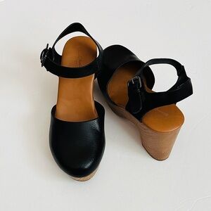 Universal Thread Black Ankle-Strap Platform Wedge Sandals